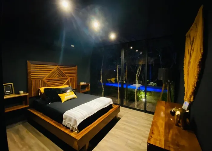 Pensión Room In The Jungle + Private Natural Cenote