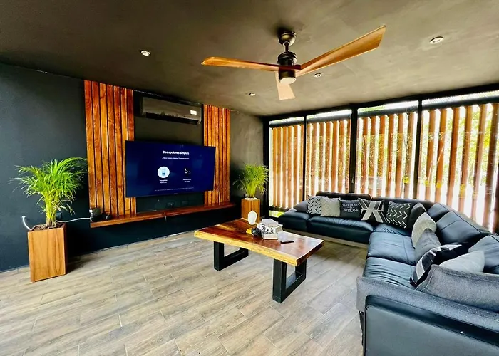 Pensión Room In The Jungle + Private Natural Cenote *